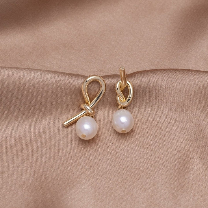 Freshwater Pearl and Gold Earrings
