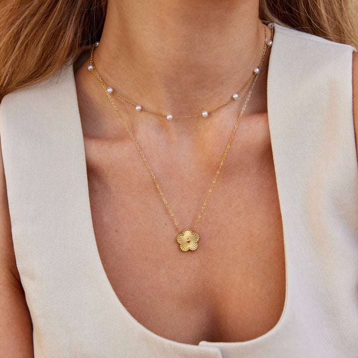 Golden Pearl Necklace Reine